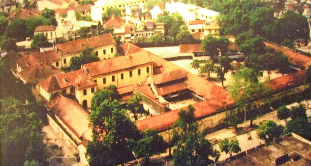Hoa Lo Prison