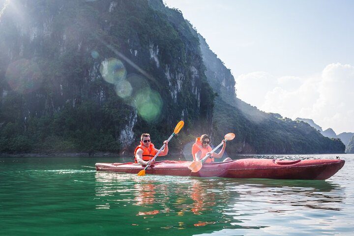 Kayaking at Halong Bay 