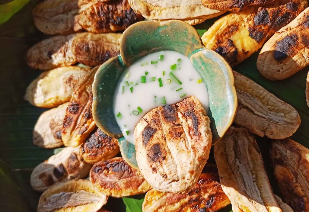 Grilled Banana With Coconut Milk