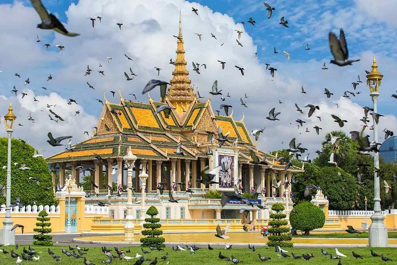 Top 10 Must-Visit Places in Phnom Penh, Cambodia You Shouldn’t Miss