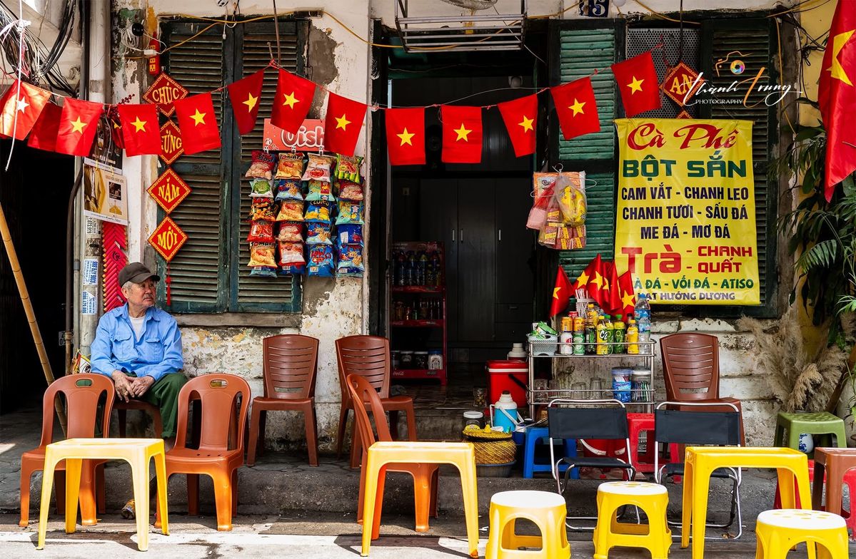 Sidewalk Iced Tea (Trà Đá)