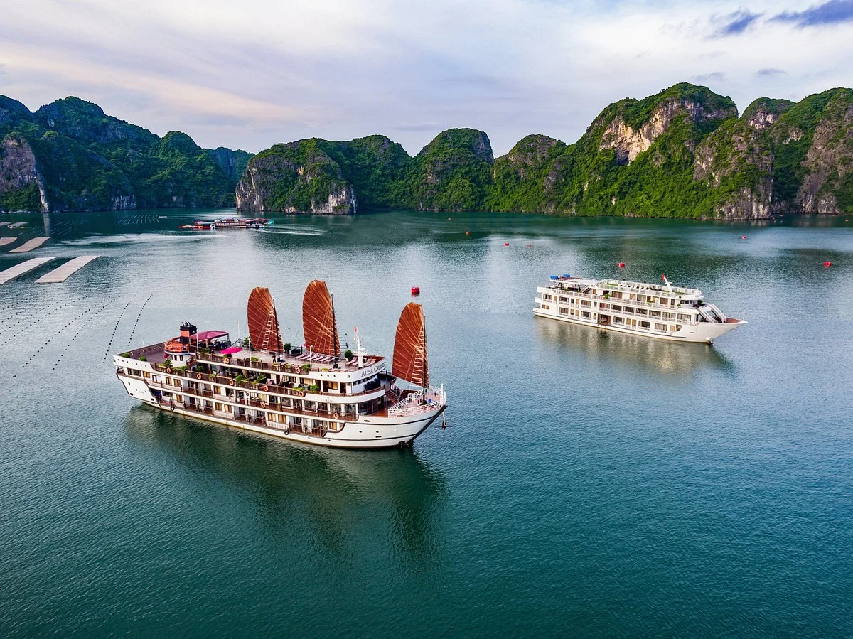 Ha Long Bay cruise
