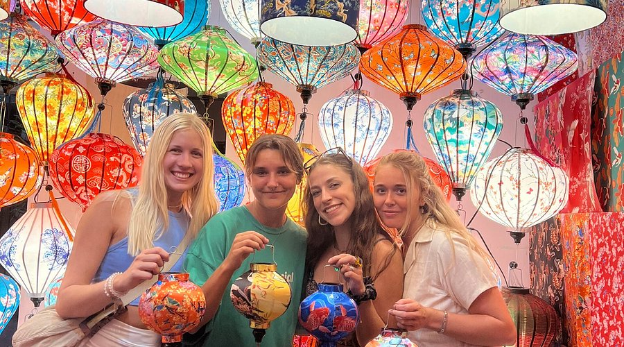 a Lantern-Making Workshop